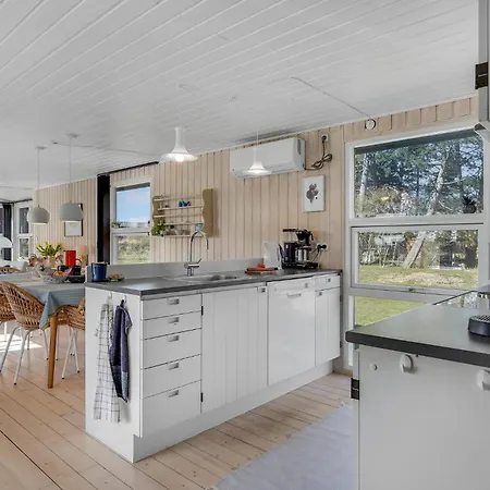 Holiday home Gorgeous In With House Sea View *