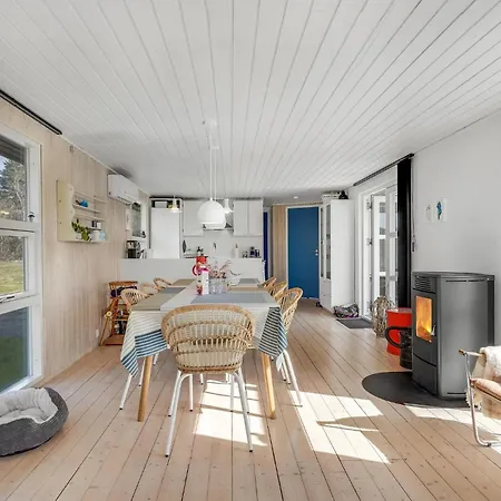 Holiday home Gorgeous In With House Sea View Millinge